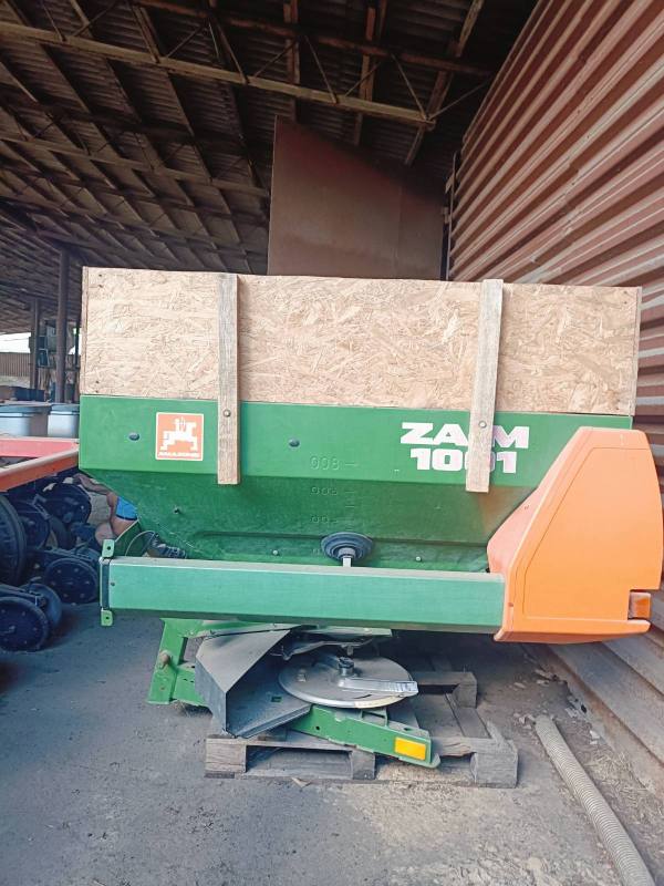 Розкидач AMAZONE ZA-M 1001