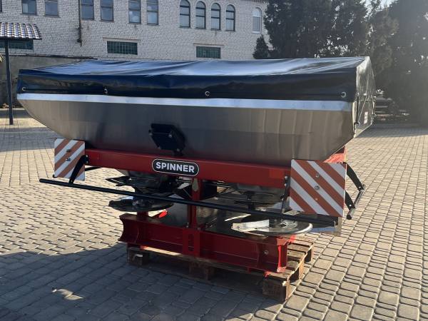 Розкидач мінеральних добрив РНД-1000 Spinner