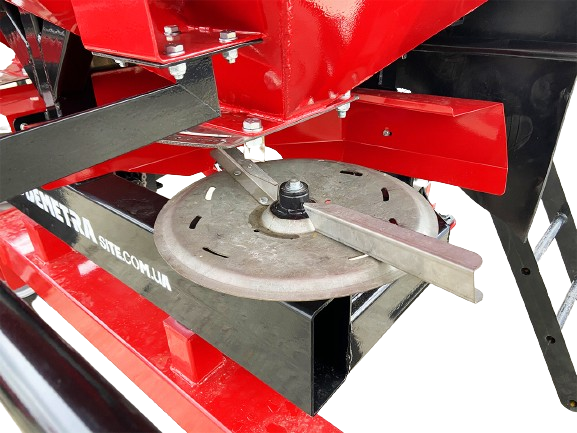 Розкидач мінеральних добрив РНД-1000 Spinner